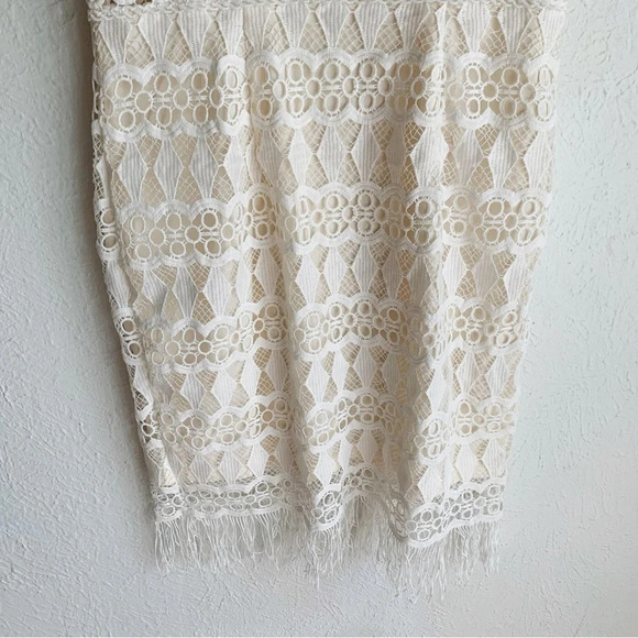 Lulu’s Kenna White Crochet Lace Sleeveless Bodycon Dress Sz Medium - Picture 3 of 7